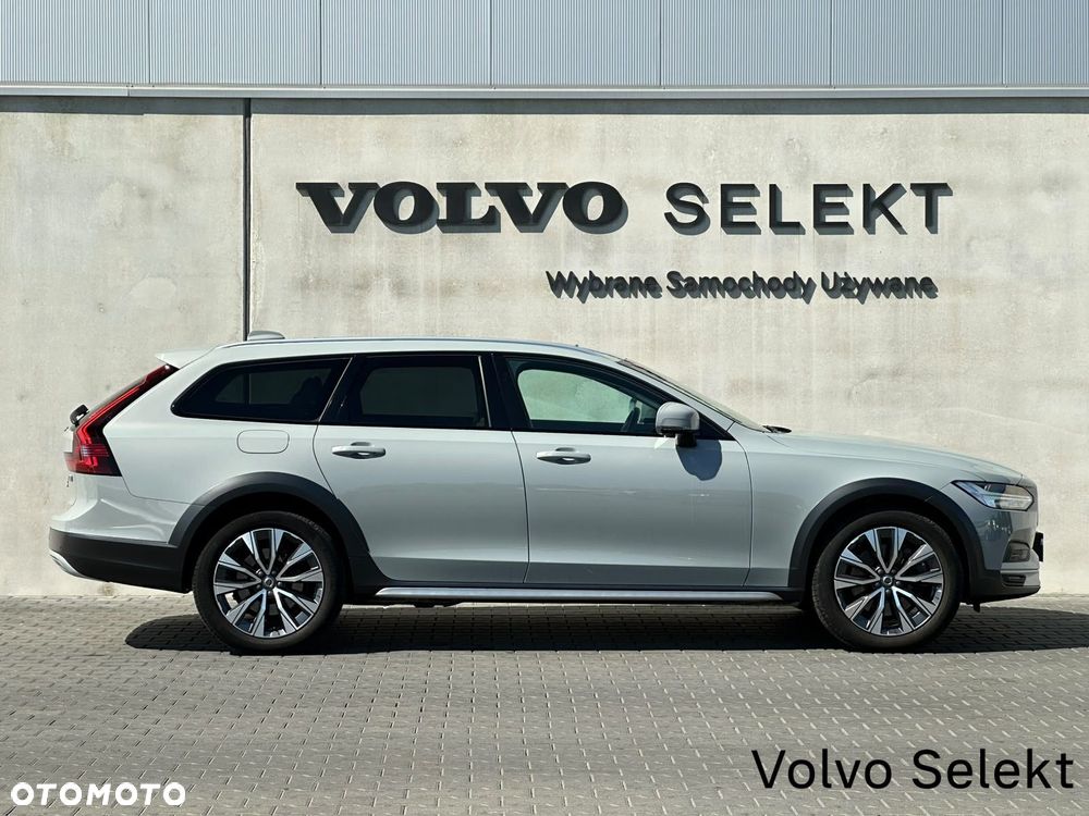Volvo V90 Cross Country - 5