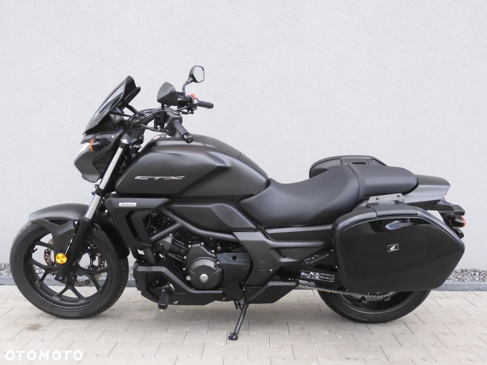 Honda CTX - 33