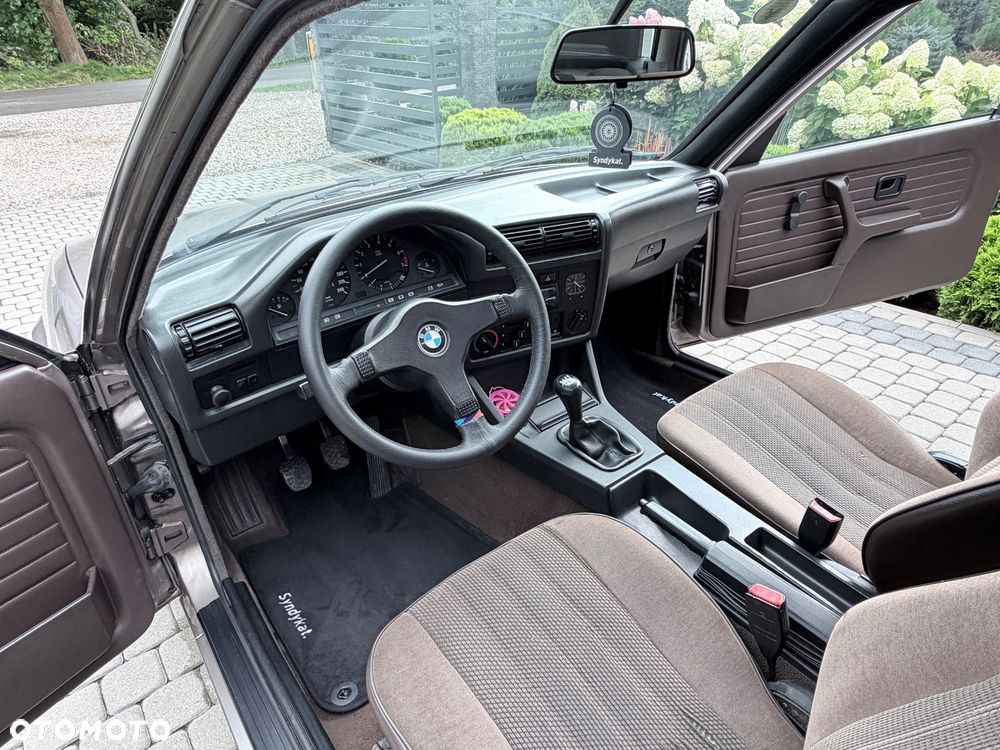 BMW Seria 3 318i - 15