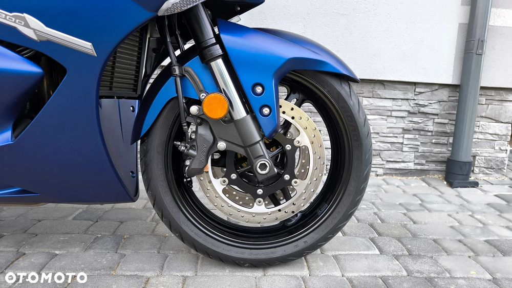 Yamaha FJR - 27