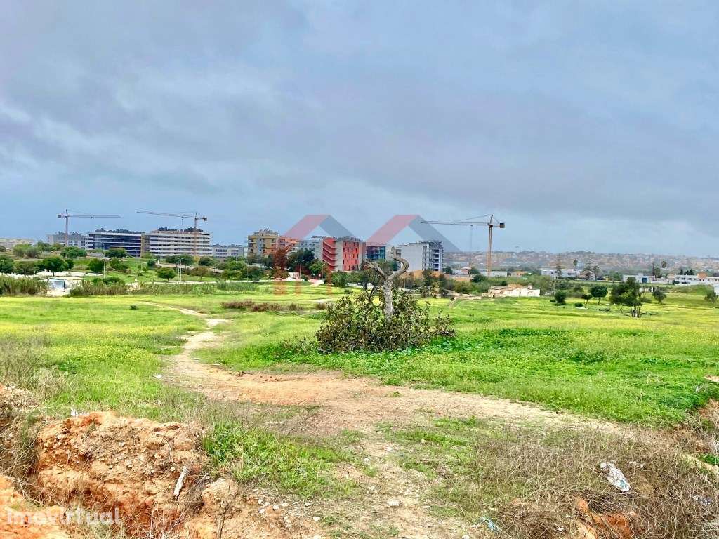 Terreno que permite construir 46.500m2 - Faro - Grande imagem: 2/8
