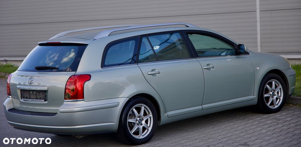 Toyota Avensis 1.8 VVT-i Combi Team - 21