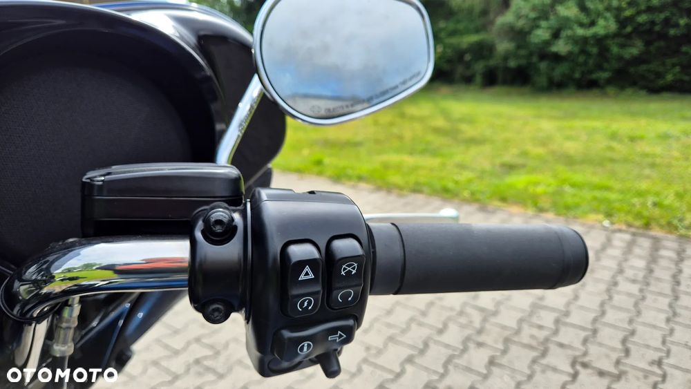 Harley-Davidson FLH Electra Glide - 15