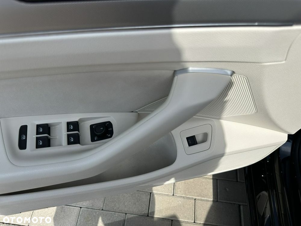Volkswagen Passat Variant - 17