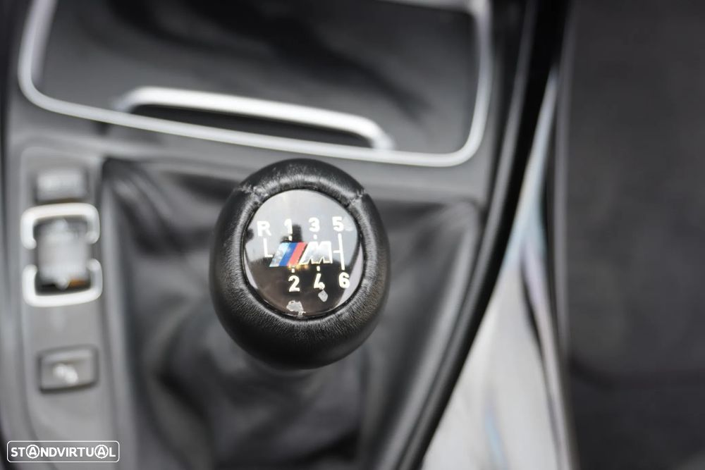 BMW 116 d Pack M - 15