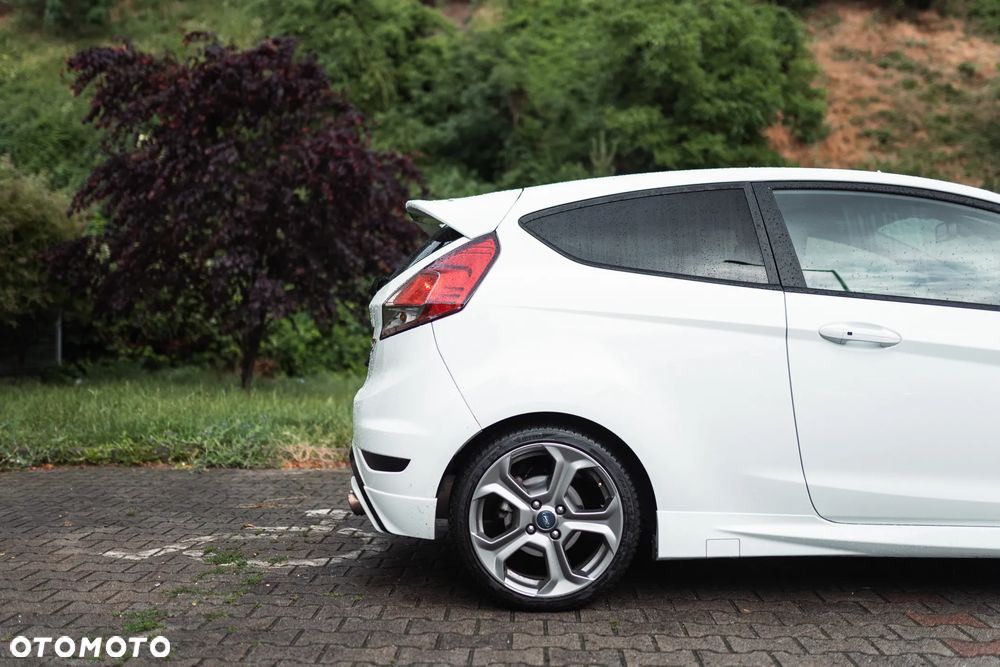 Ford Fiesta - 10