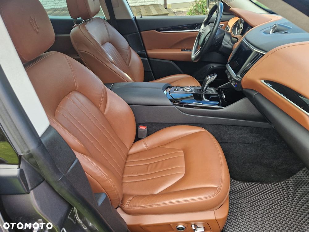 Maserati Levante - 12