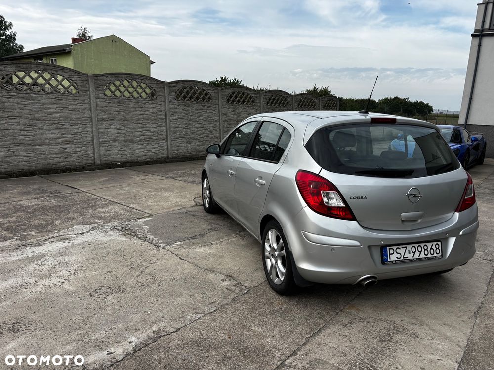 Opel Corsa 1.4 16V Cosmo - 5
