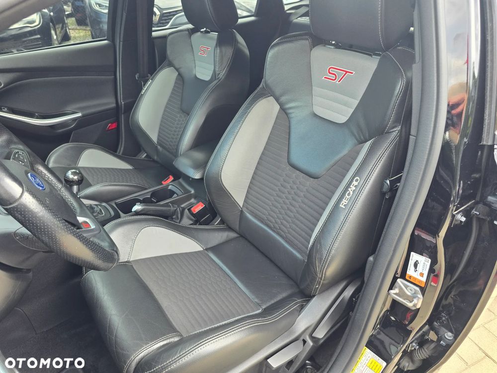 Ford Focus - 12