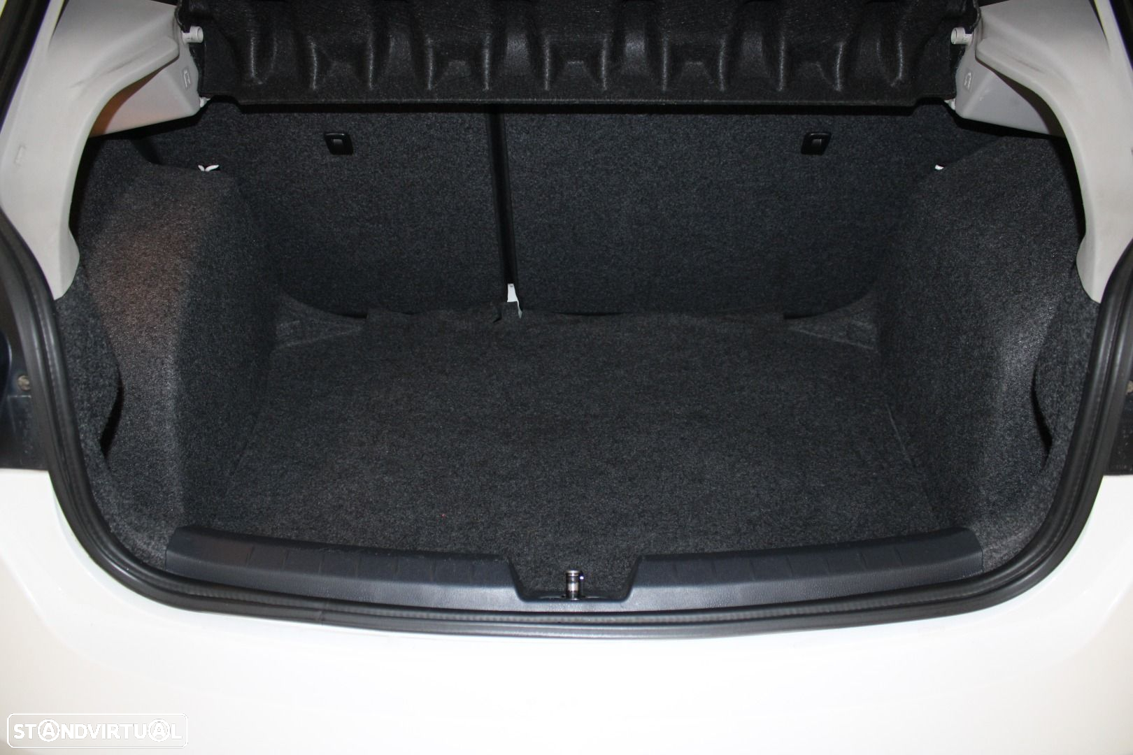 SEAT Ibiza 1.6 TDI FR - 23