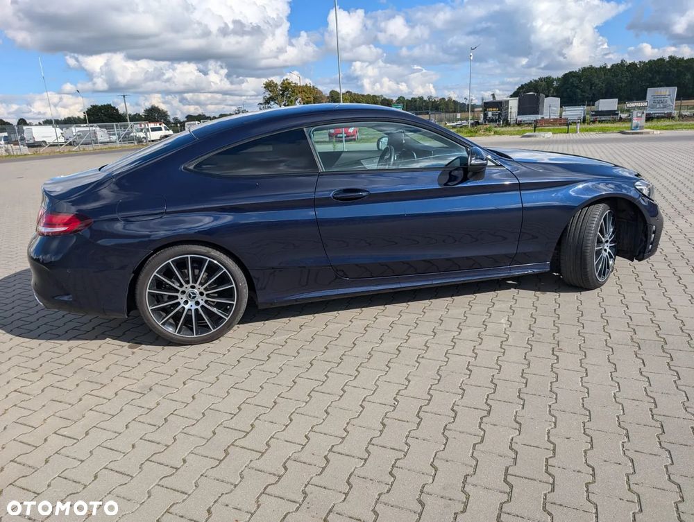 Mercedes-Benz Klasa C 300 Coupe 9G-TRONIC AMG Line - 1