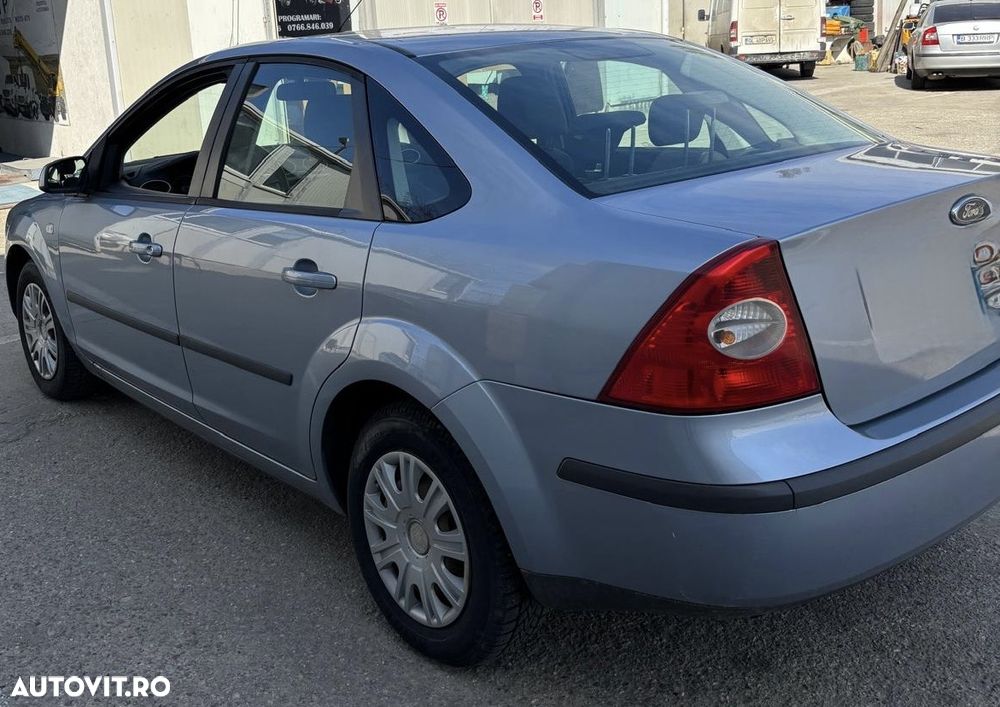 Ford Focus 1.6 TDCi Ambiente - 6