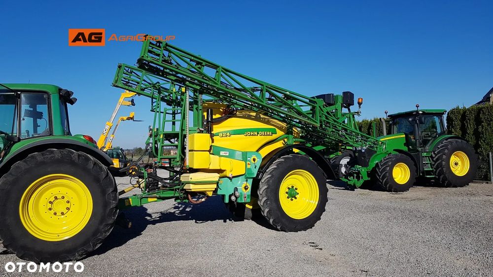John Deere 824 - 13