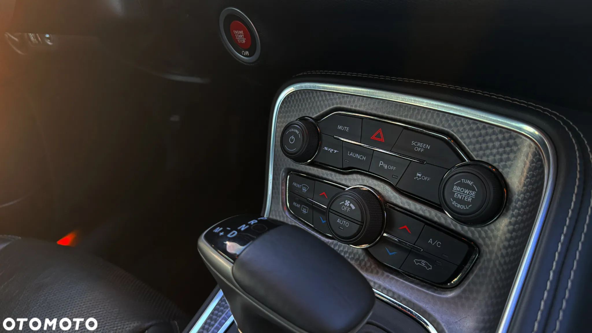 Dodge Challenger 6.2 Hellcat - 28