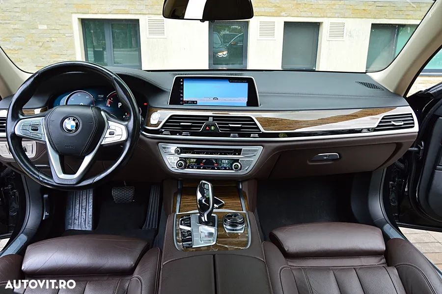 BMW Seria 7 - 32