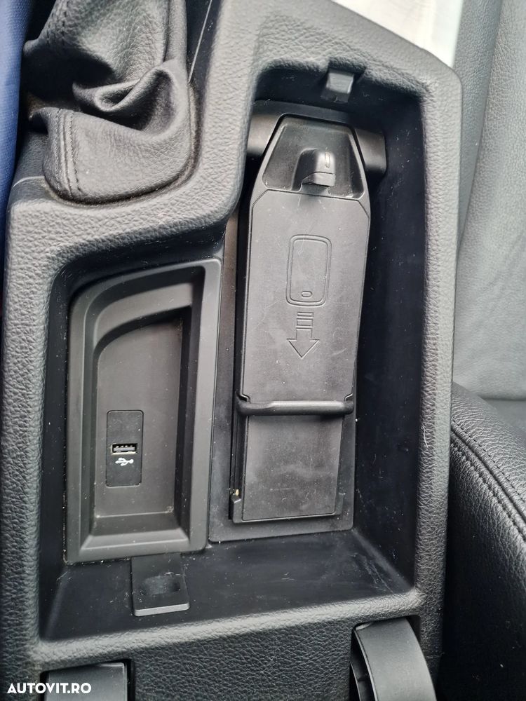 BMW Seria 3 320d xDrive AT - 34