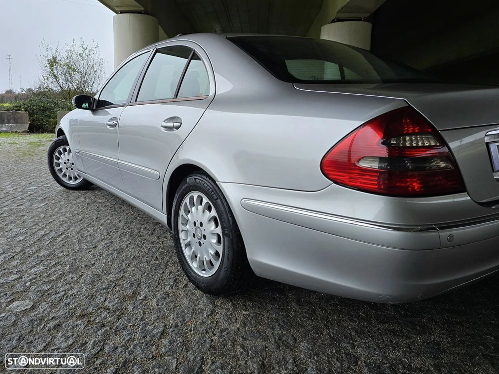 Mercedes-Benz E 220 CDI Auto Elegance - 26