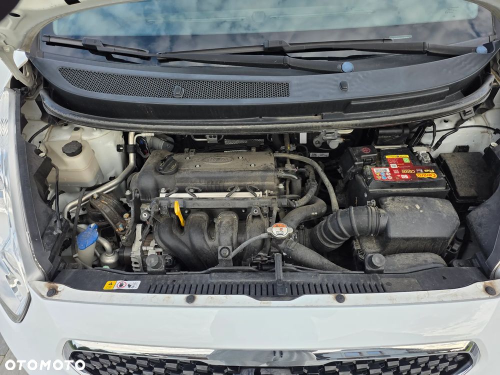 Kia Venga 1.4 CVVT ISG Spirit - 24