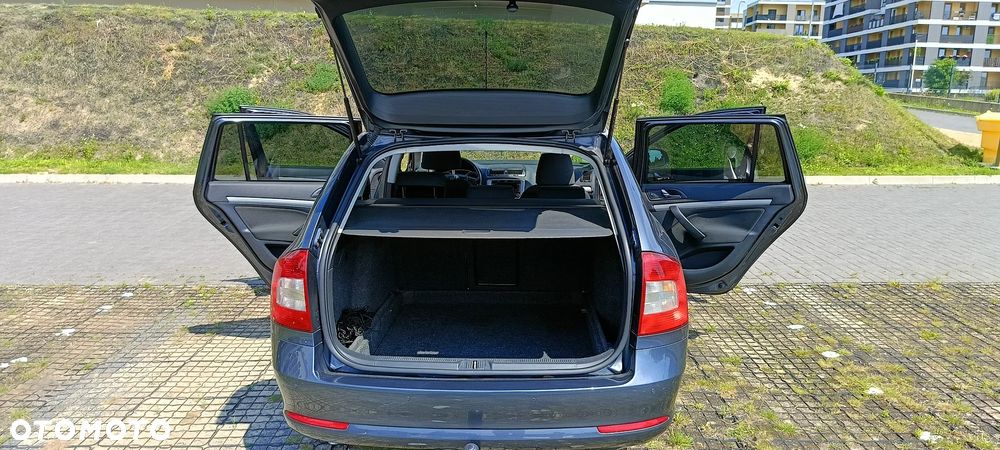 Skoda Octavia 1.8 TSI Ambiente - 2