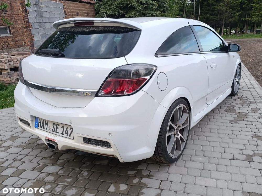 Opel Astra OPC Nürburgring Edition - 4