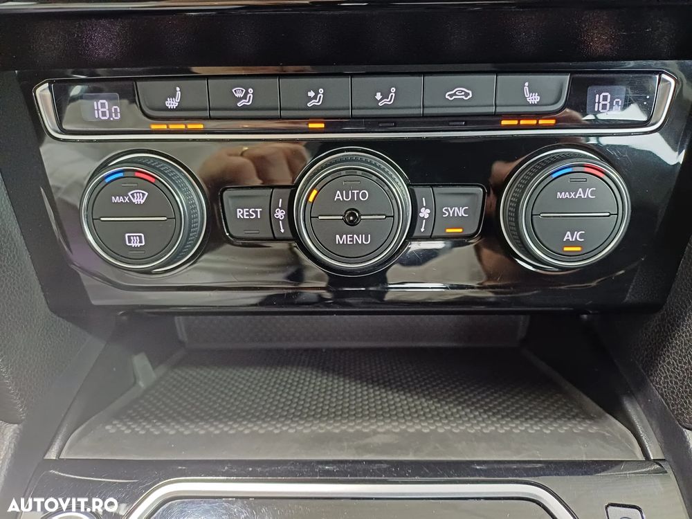 Volkswagen Passat 2.0 TDI DSG Highline - 12