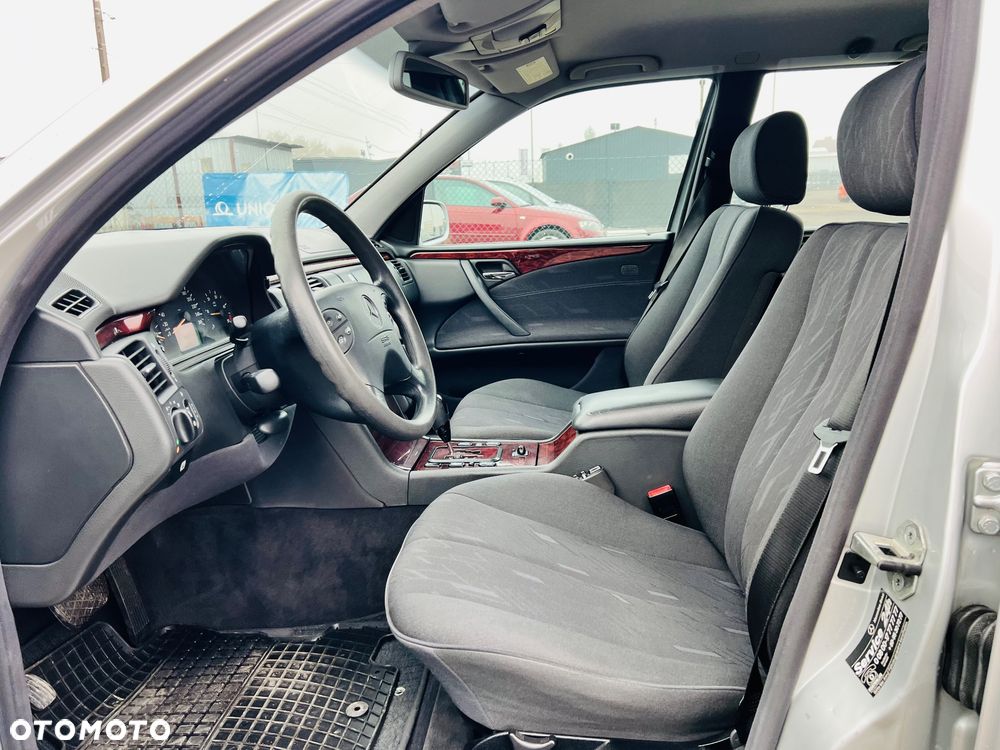 Mercedes-Benz Klasa E - 18