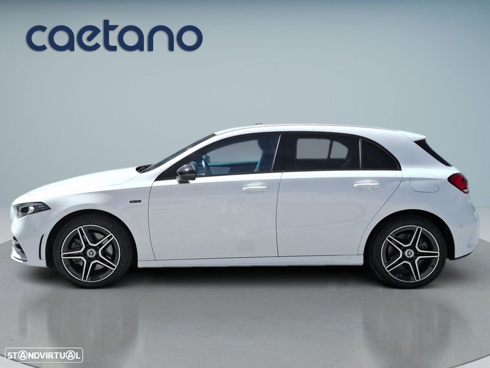 Mercedes-Benz A 250 e AMG Line - 4