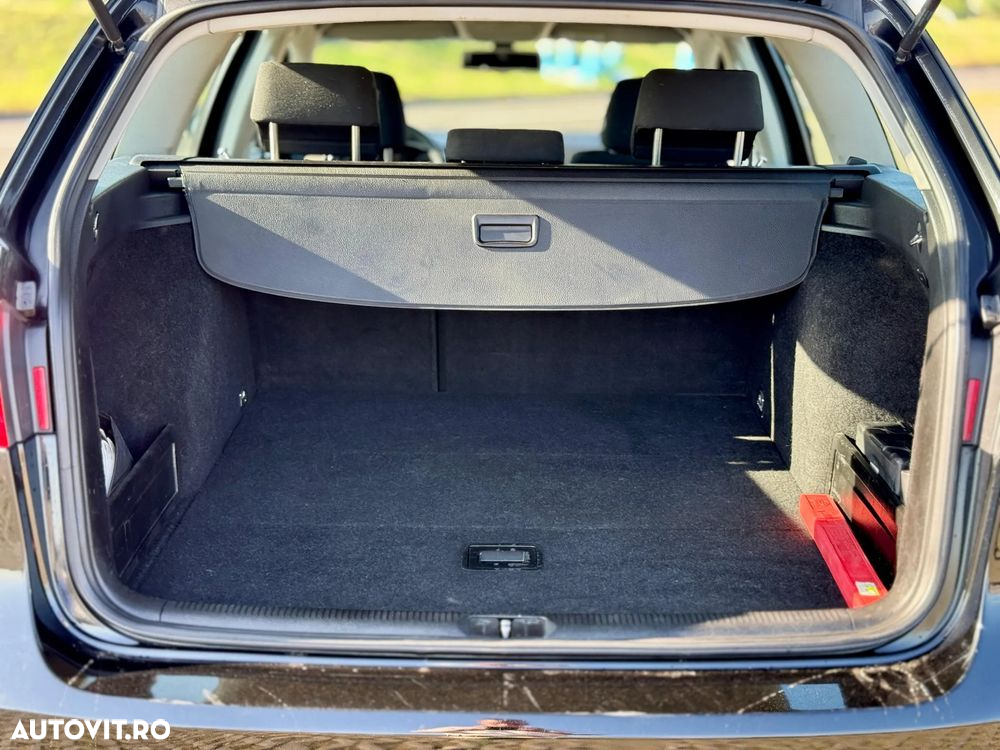 Volkswagen Passat Variant 2.0 TDI DPF Highline - 17