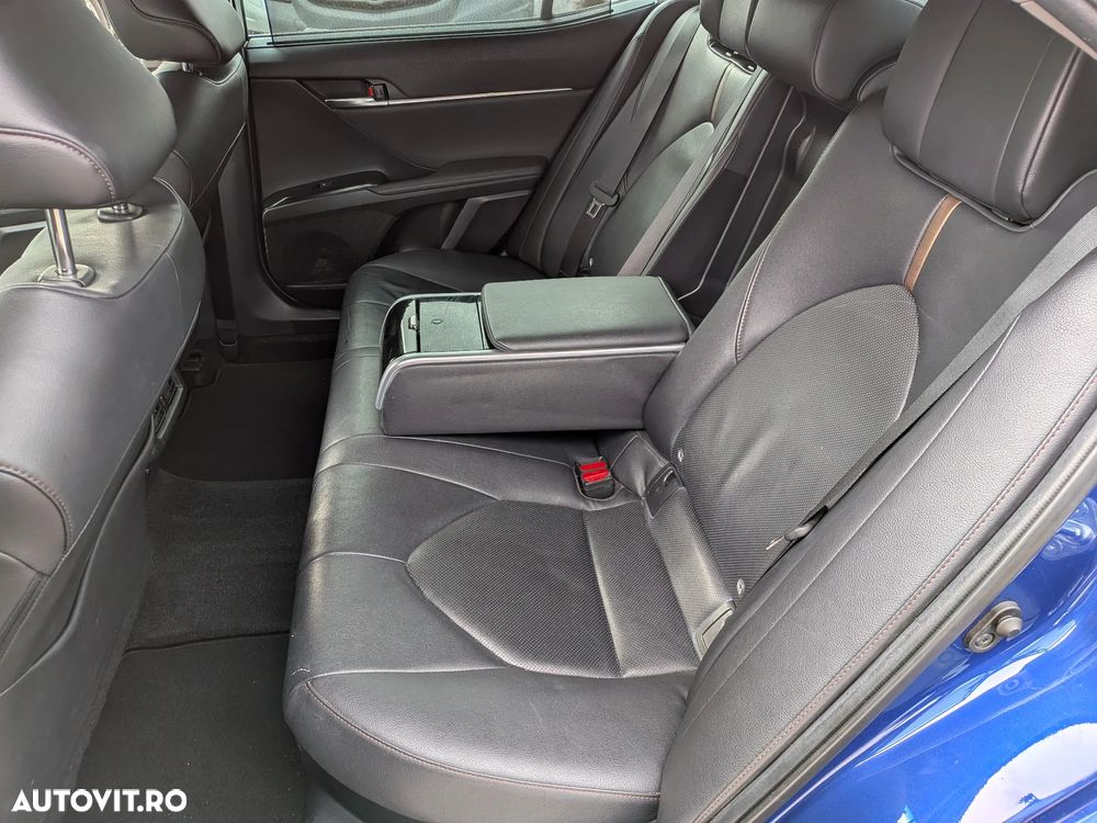 Toyota Camry 2.5 Exclusive - 8