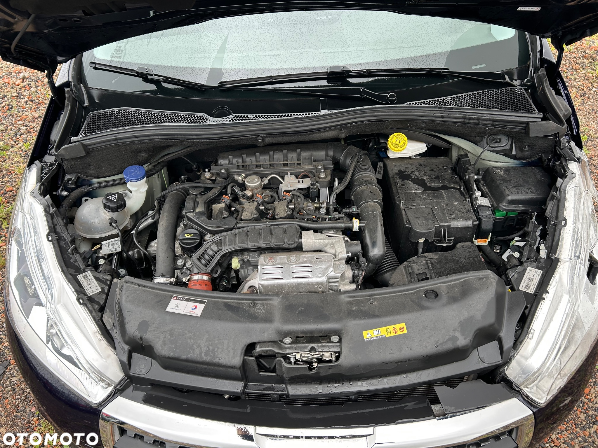 Peugeot 208 - 12