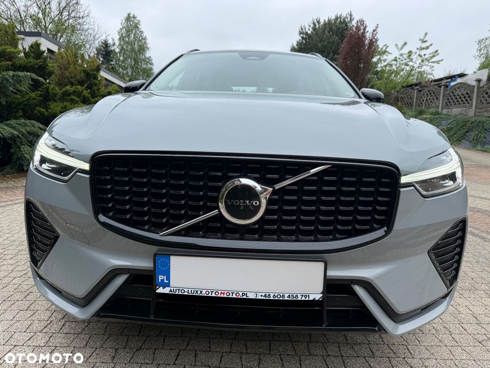 Volvo XC 60 B4 D Plus Dark - 11