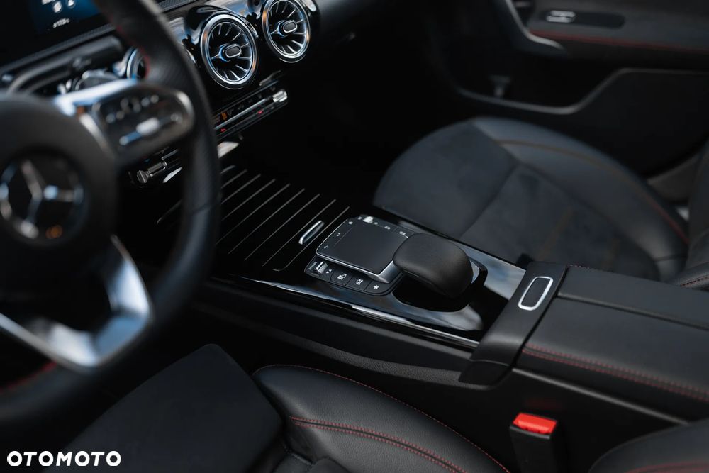 Mercedes-Benz Klasa A 250 E AMG Line 8G-DCT - 16