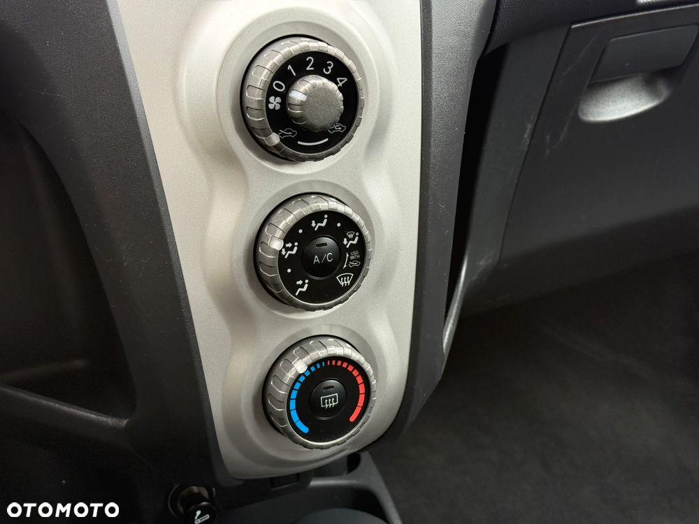 Toyota Yaris - 31