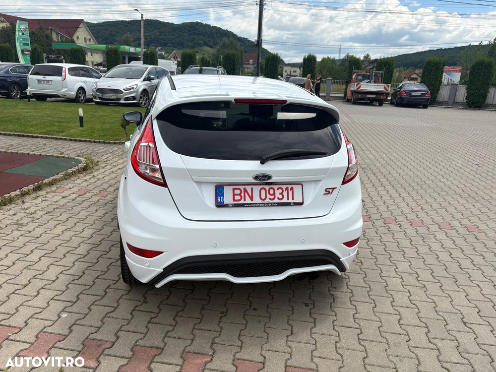 Ford Fiesta 1.6 EcoBoost ST - 5