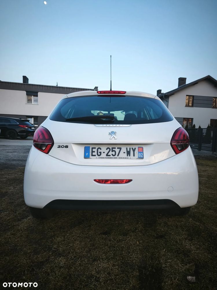 Peugeot 208 - 4