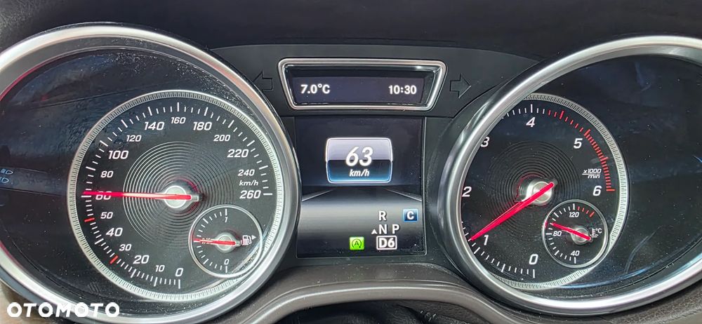 Mercedes-Benz GLE - 27