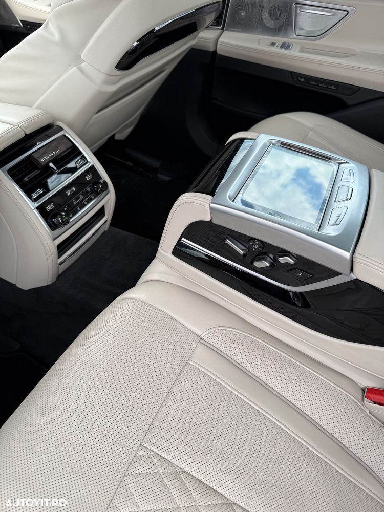 BMW Seria 7 750i xDrive - 19