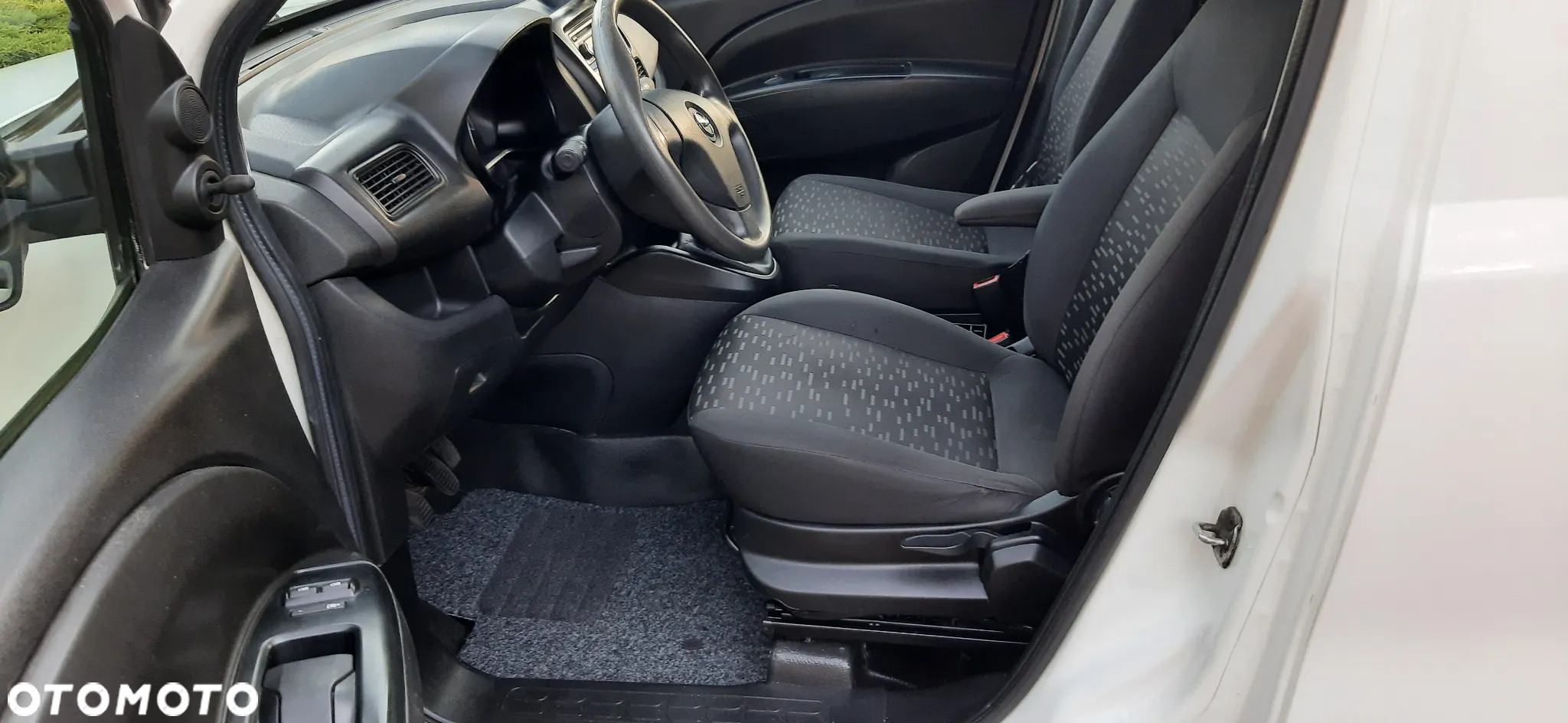Opel COMBO - 20
