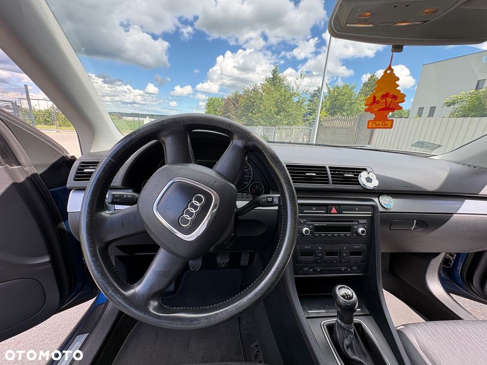 Audi A4 Limousine 1.6 - 9