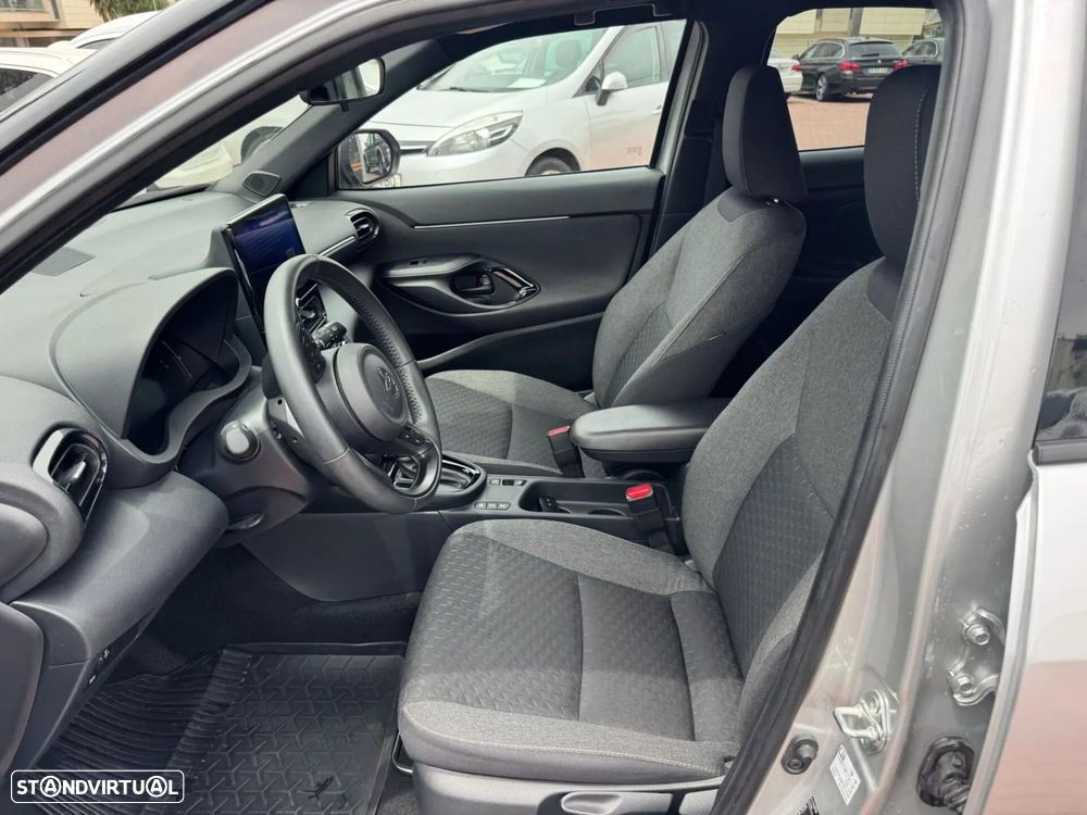 Toyota Yaris Cross 1.5 HDF Comfort Plus AWD - 15