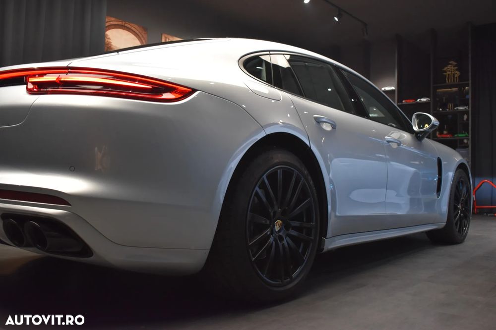 Porsche Panamera 4 - 29