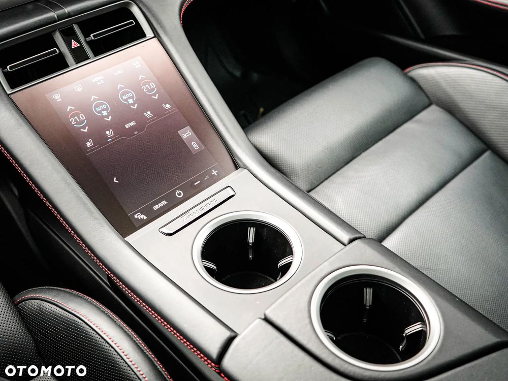 Porsche Taycan 4S - 17
