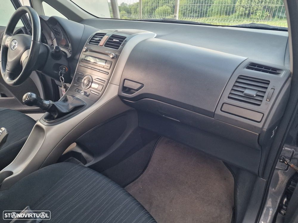 Toyota Auris 1.4 D-4D - 8