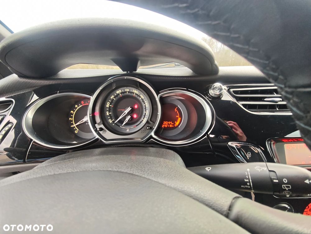 Citroën DS3 HDi 90 FAP SoChic - 6