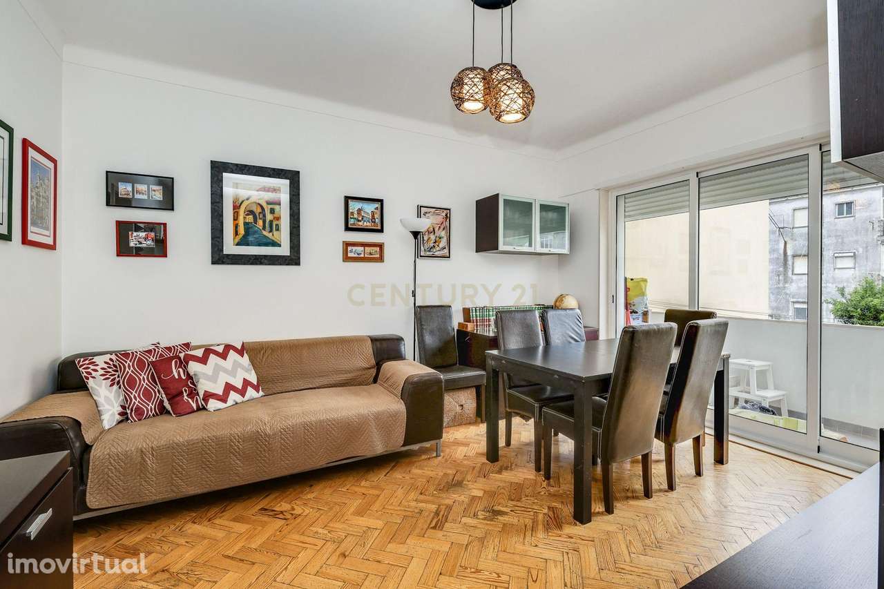 Apartamento T3 Luminoso com Logradouro - Grande imagem: 2/21