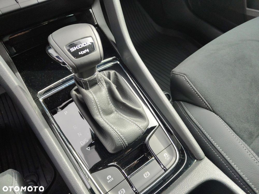 Skoda Karoq 2.0 TSI 4x4 Sportline DSG - 15