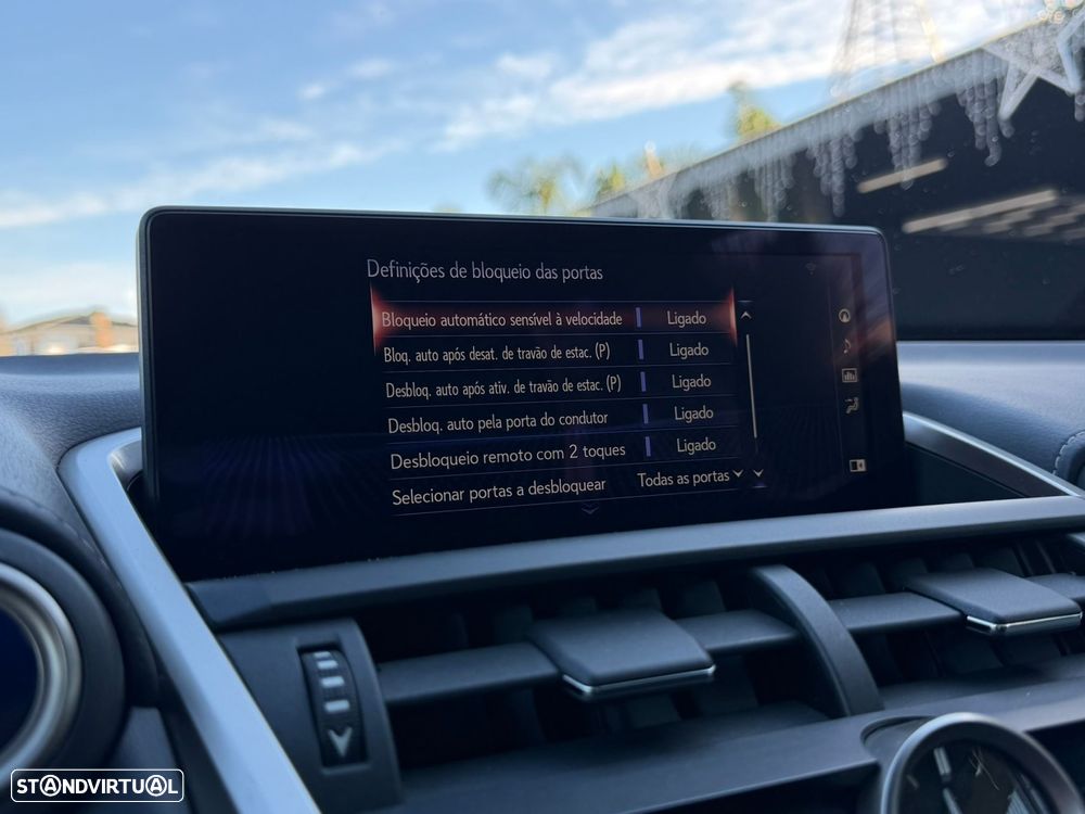 Lexus NX 300h Executive+ - 46