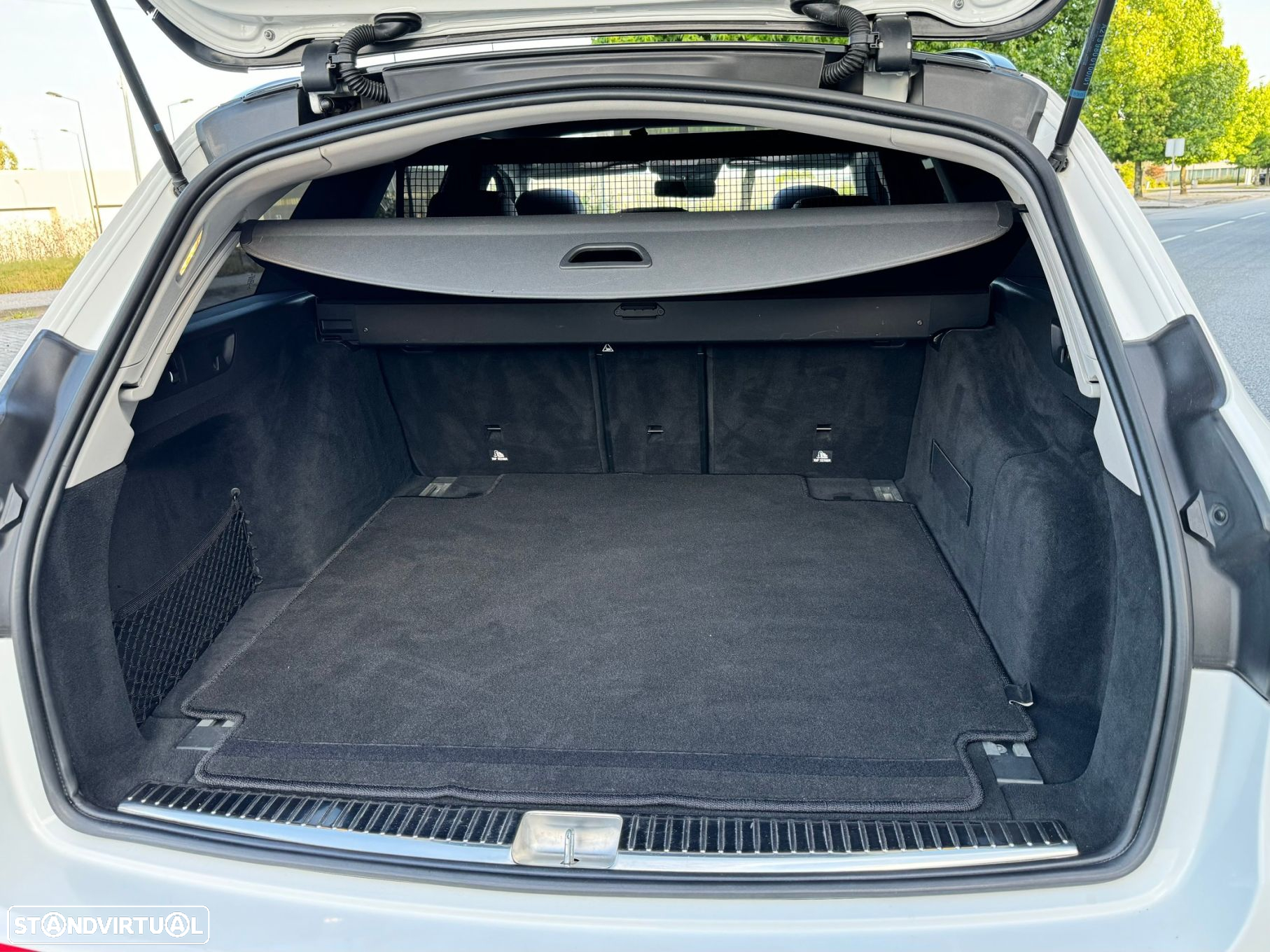 Mercedes-Benz E 220 d Avantgarde+ - 33