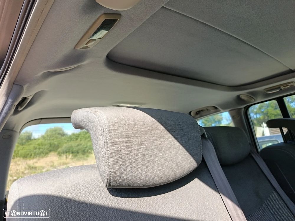 Renault Espace 1.9 dCi Expression - 8