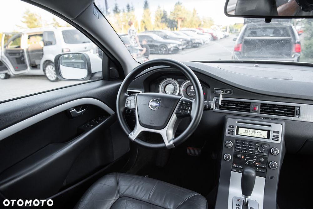 Volvo XC 70 D5 AWD Kinetic - 16